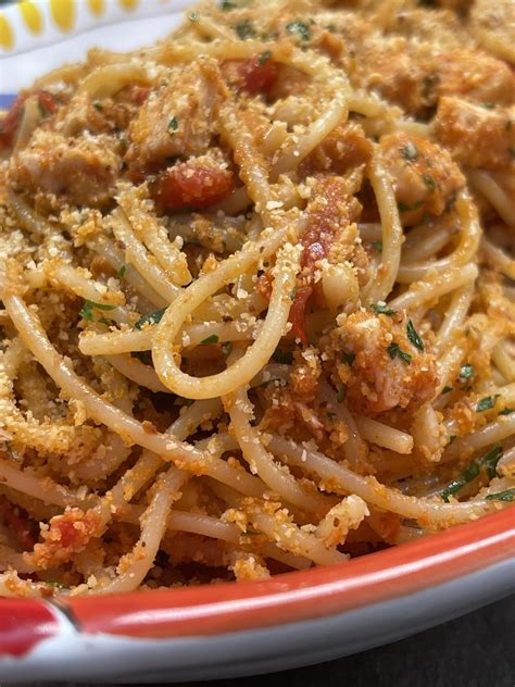 Ragù di pesce su pasta
