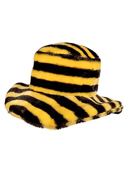 illustrazione di un neonato vestito da ape con cappello