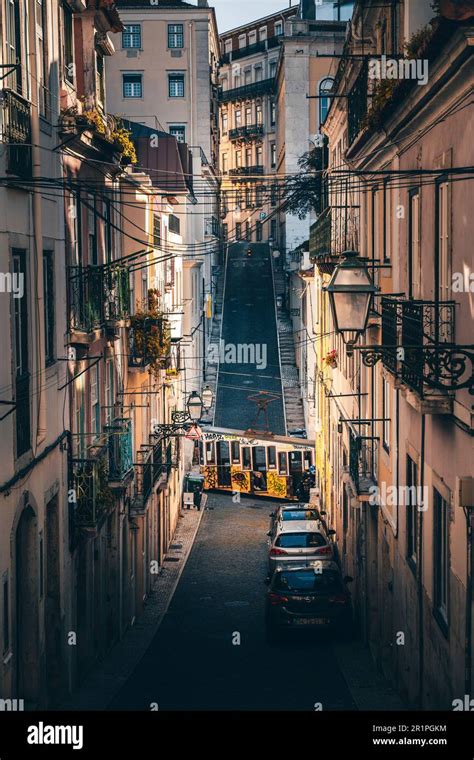 veduta d'epoca di un quartiere signorile spagnolo simile ad Acacias 38