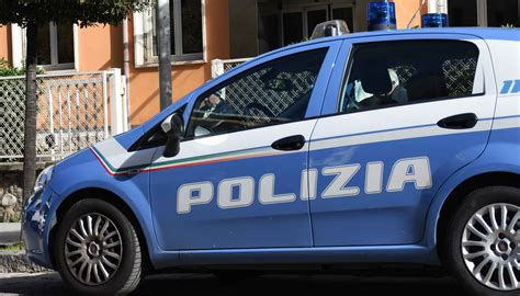 Ricerche della polizia in ambienti rurali
