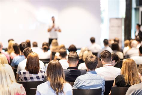 Professor Severino Antinori in una conferenza stampa