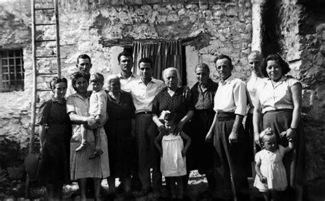 Famiglia italiana degli anni '40-'50