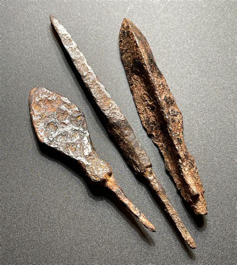 diversi tipi di punte di aghi medici