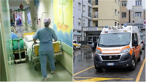 Momento emozionante in un ospedale tra medici e neo-genitori