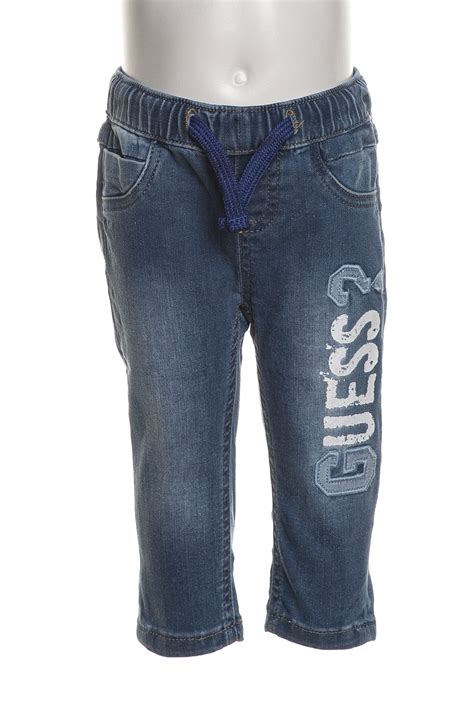 Bambino con jeans Guess
