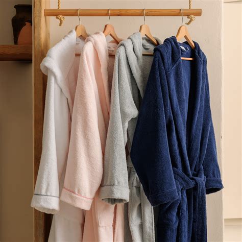 Selezione di accappatoi di vari colori per bambini