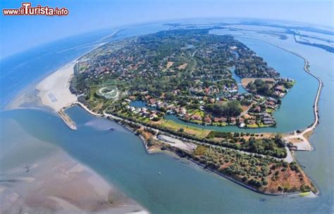 Mappa dell'isola di Albarella, luogo del relax di Belen prima del parto