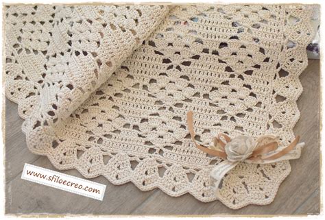 Varietà di schemi per copertine all'uncinetto con rombi e trafori