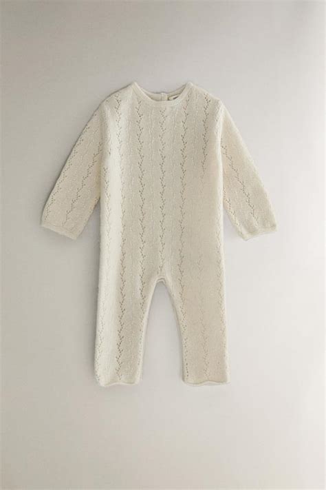 Cashmere baby romper texture