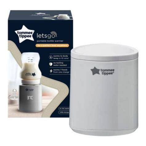 Scaldabiberon portatile Tommee Tippee LetsGo accanto a un biberon e una borsa per pannolini