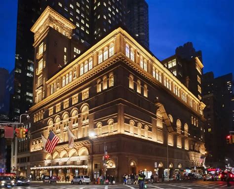 La facciata della Carnegie Hall di New York