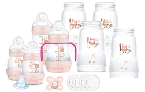 Biberon con tettarelle di diverse dimensioni e flussi, evidenziando quella per liquidi più densi