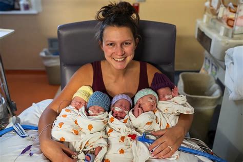 Quintuplets Busby newborns in hospital