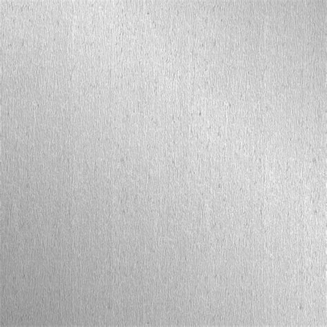 differenza visiva tra la texture uniforme del vetro satinato e la superficie lavorata di quello sabbiato