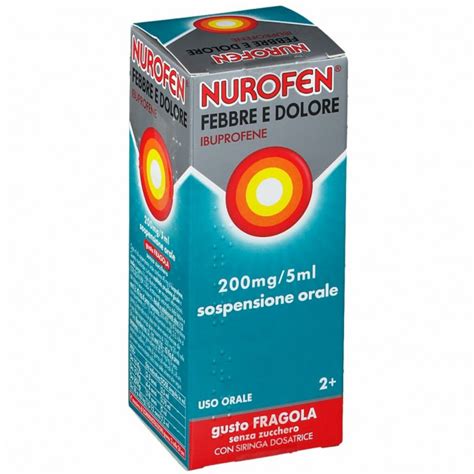 Bambino che assume sciroppo Nurofen