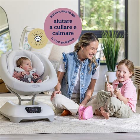 Bambino che dorme nella sdraietta MamaRoo