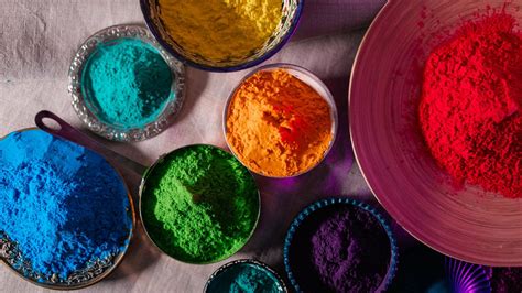 Immagine di diverse polveri culinarie, tra cui latte in polvere, farina, cacao