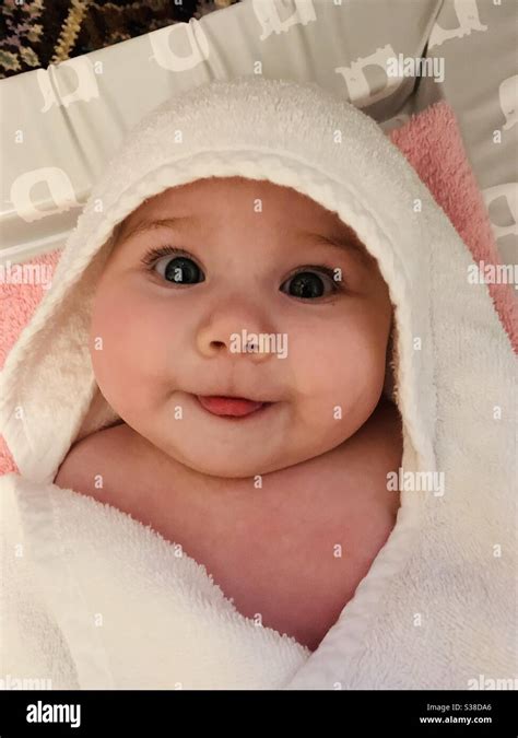 Bambino avvolto in un asciugamano Prénatal