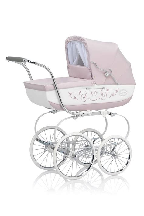 Close-up of the Inglesina Classica bassinet details