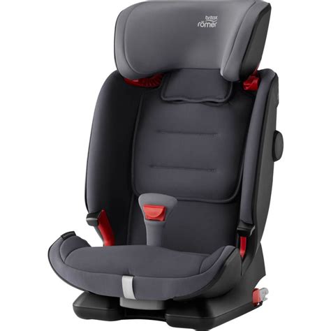Immagine del seggiolino auto Britax Römer Advansafix IV R con il bambino seduto.