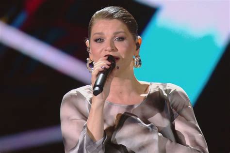 Alessandra Amoroso in concerto durante il suo tour estivo