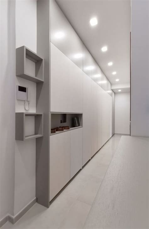 Rendering di un progetto architettonico per un ingresso moderno e accessibile di una scuola materna