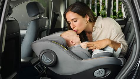 Ovetto per neonato installato in auto
