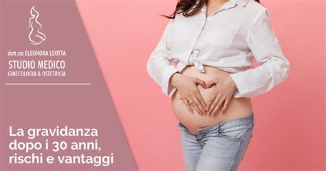 Infografica che riassume i rischi e i benefici della gravidanza dopo i 40 anni