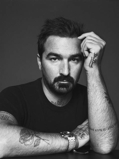 Francesco Ragazzi che scatta foto