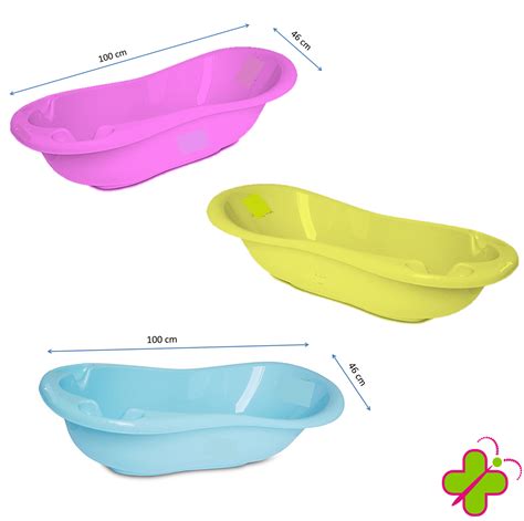 Dettaglio di una vaschetta per neonato ergonomica posizionata sopra una vasca da bagno standard