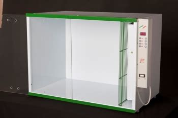 Camera calda per pulli di uccelli