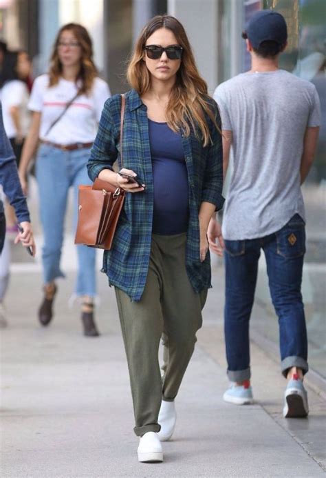 Stile e tendenze premaman delle celebrità