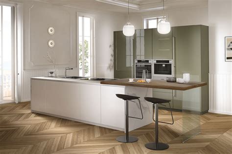 Esempio di arredo per neonati con elementi decorativi sacri e artigianali