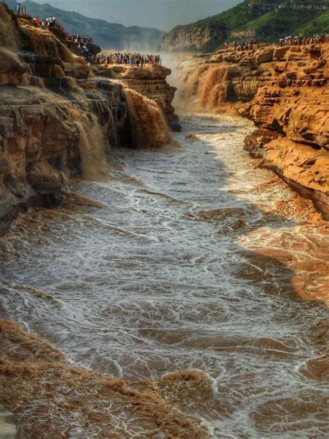 Deserto di Shapotou con il Fiume Giallo