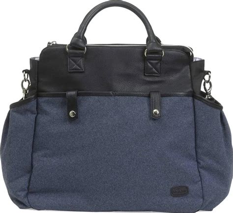 Dettaglio di una borsa fasciatoio Chicco Mysa blu con ganci in metallo