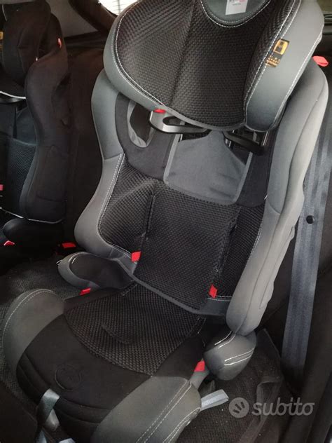 seggiolino auto Bellelli Maximo installato in auto