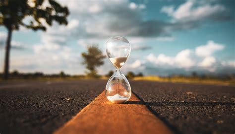 metafora del tempo che passa con un aquilone nel cielo
