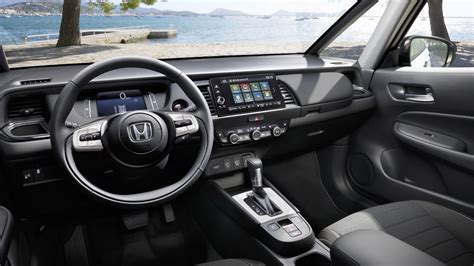 Interni spaziosi Honda Jazz configurazione sedili