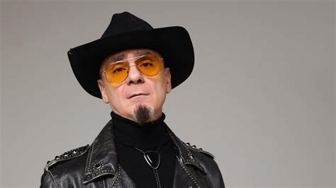 Ritratto di J-Ax sul palco