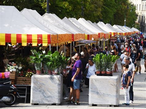 Bancarelle di street food con cottura a vista