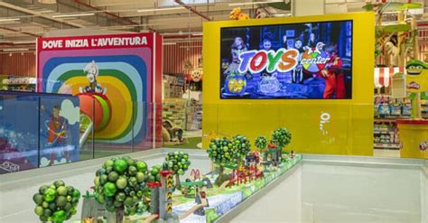 Scivolo interno del negozio Toys Center Assago