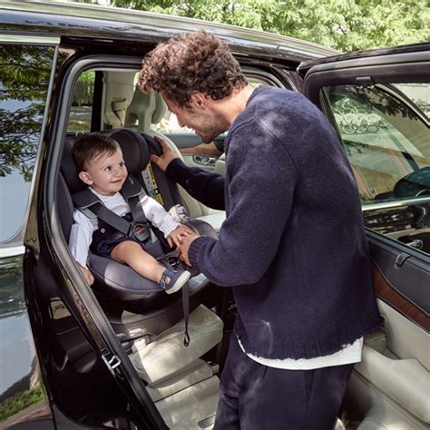 Guida all'Installazione Sicura del Seggiolino Auto