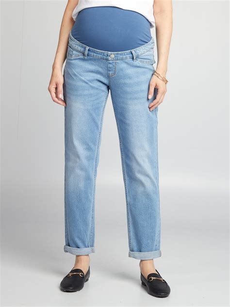 Vari modelli di jeans premaman con fasce elastiche