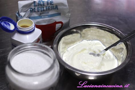latte in polvere in una ciotola