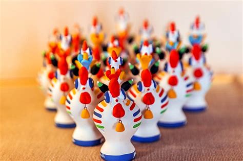 Fischietto a forma di gallo colorato