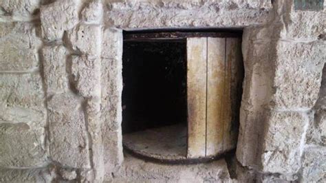 Illustrazione antica di una ruota degli esposti