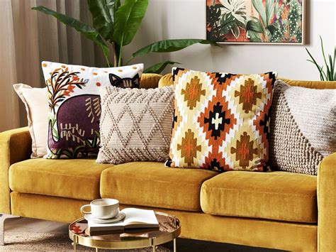 Dettaglio grafico di diverse fantasie di cuscini decorativi