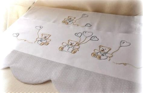 lenzuolino per neonati con ricami di orsetti