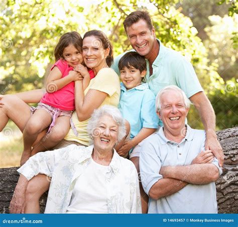 Foto di gruppo della famiglia allargata Alagna-Foderà