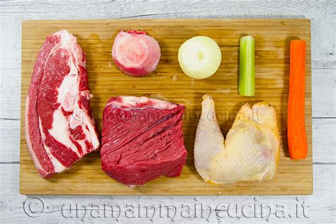 infografica sugli ingredienti sani per il brodo di carne casalingo